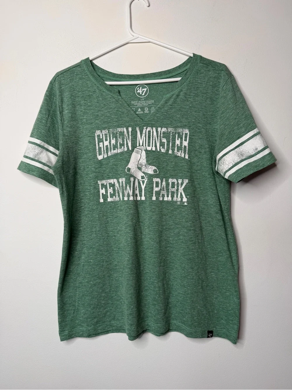 ‘47 Boston Red Sox Green Monster Fenway Park V-Neck Tee Women’s Large - Picture 2 of 7